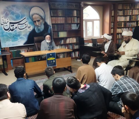 نشست علمی «زیست مقدس» برگزار شد