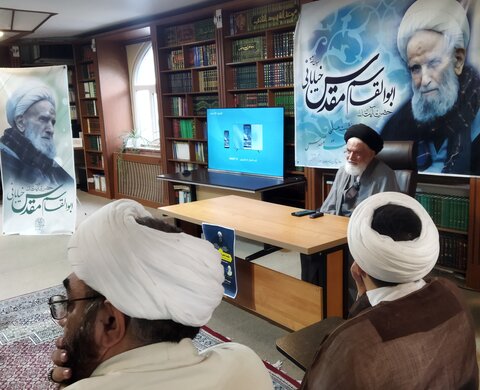 نشست علمی «زیست مقدس» برگزار شد