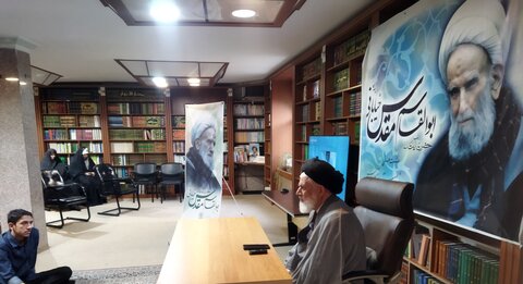 نشست علمی «زیست مقدس» برگزار شد