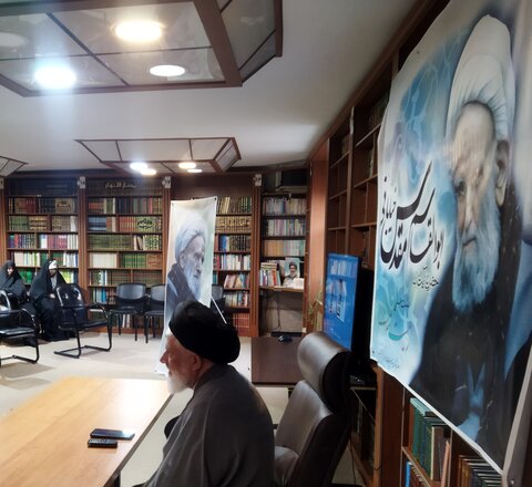 نشست علمی «زیست مقدس» برگزار شد