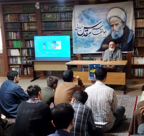 نشست علمی «زیست مقدس» برگزار شد