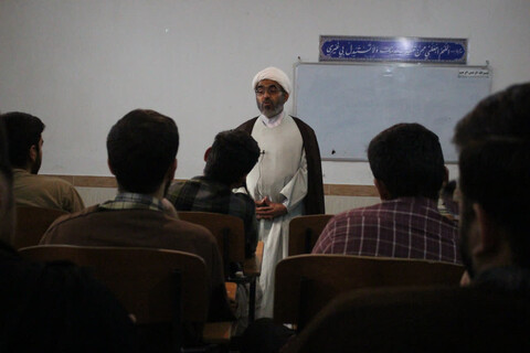 تصاویر/ نشست تبیین طرح ولایت در حوزه علمیه صاحب الزمان (عج) مرند