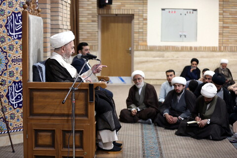 تصاویر/ درس اخلاق آیت‌الله العظمی سبحانی