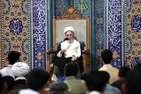 تصاویر/ درس اخلاق آیت‌الله العظمی سبحانی