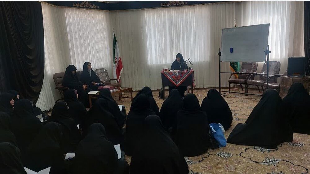 برگزاری نشست کتاب «تعلق» آیت‌الله حائری شیرازی در مدرسه علمیه امام حسین(ع) یزد