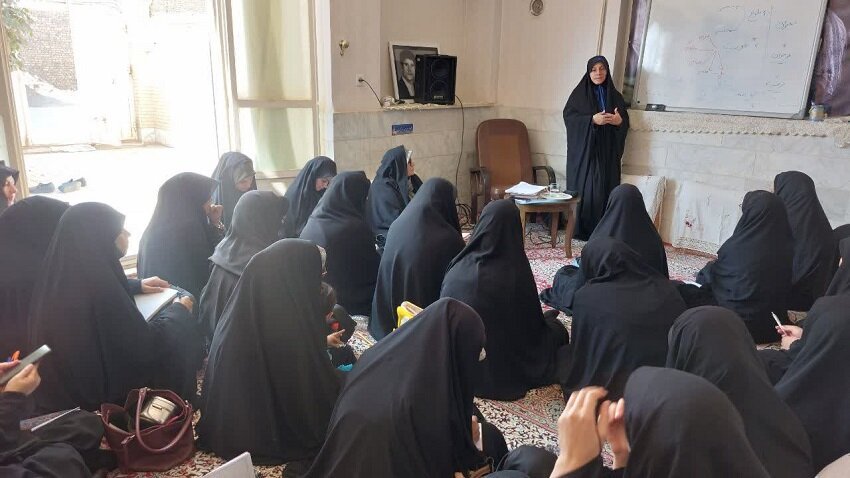 تربیت آگاهانه، کلید ارتباط با نوجوان است