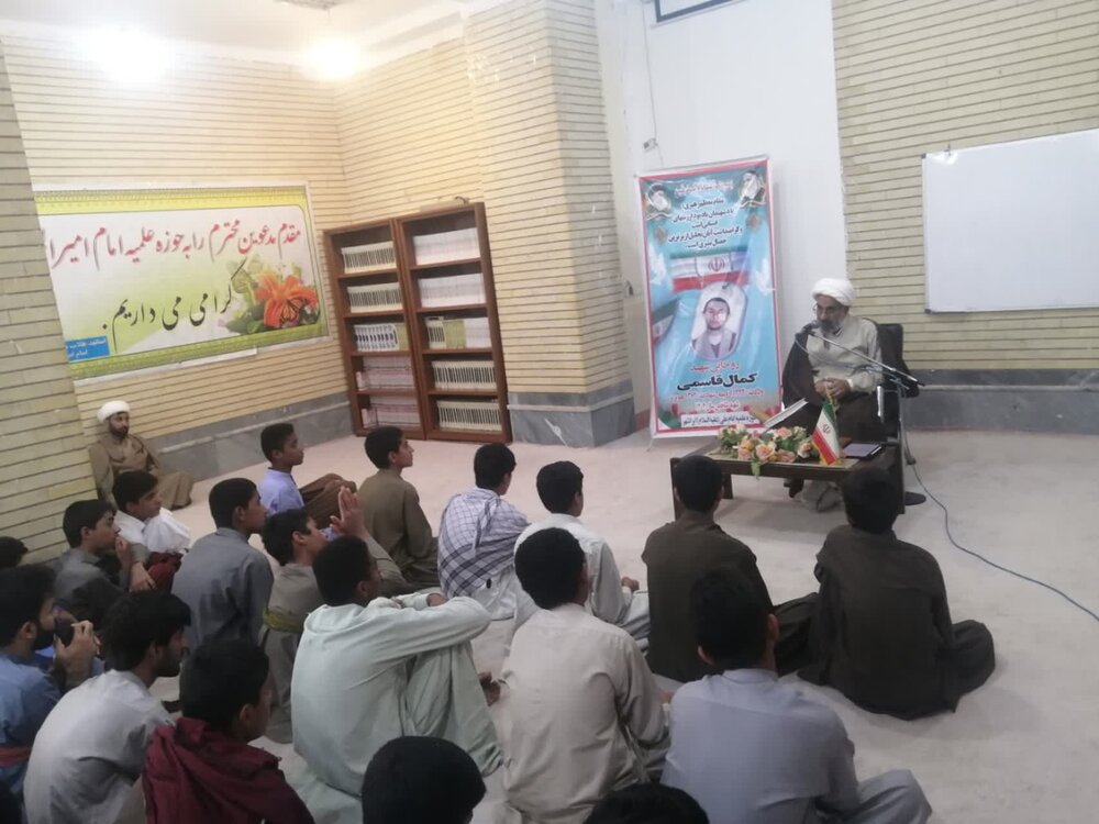 رعایت تقوای الهی، عامل رشد علمی و معنوی طلاب است