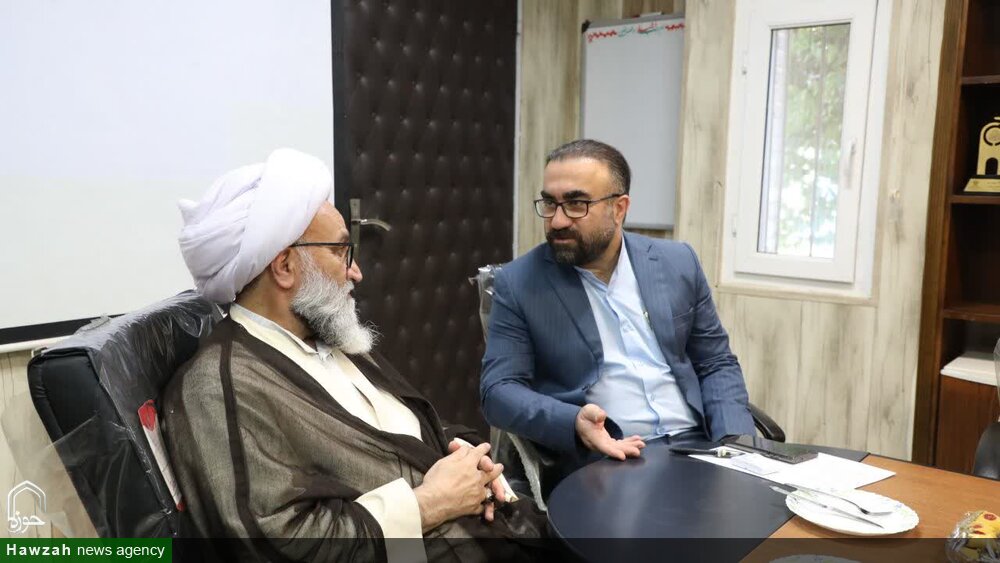 مراسم تجلیل از خانواده معظم شهدا و پرسنل بیمارستان گلستان اهواز