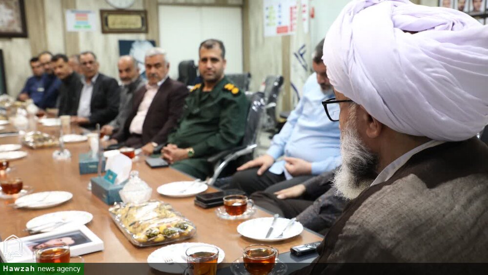 مراسم تجلیل از خانواده معظم شهدا و پرسنل بیمارستان گلستان اهواز