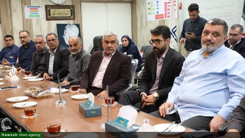 مراسم تجلیل از خانواده معظم شهدا و پرسنل بیمارستان گلستان اهواز