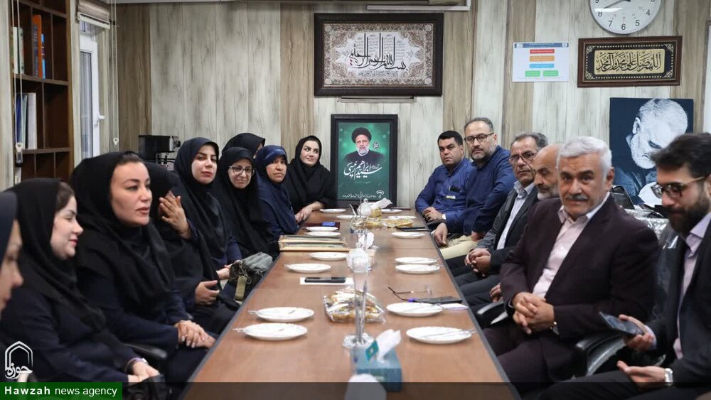 مراسم تجلیل از خانواده معظم شهدا و پرسنل بیمارستان گلستان اهواز