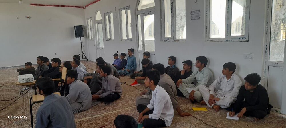 حضور فعال طلاب در کارگاه «هویت و آینده طلبگی» مدرسه علمیه علی‌بن‌ابیطالب(ع) ریگان