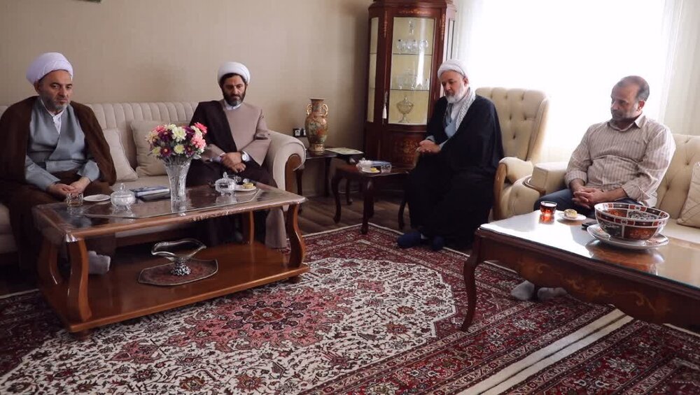 دیدار با خانواده مرحوم حجت الاسلام میرزایی