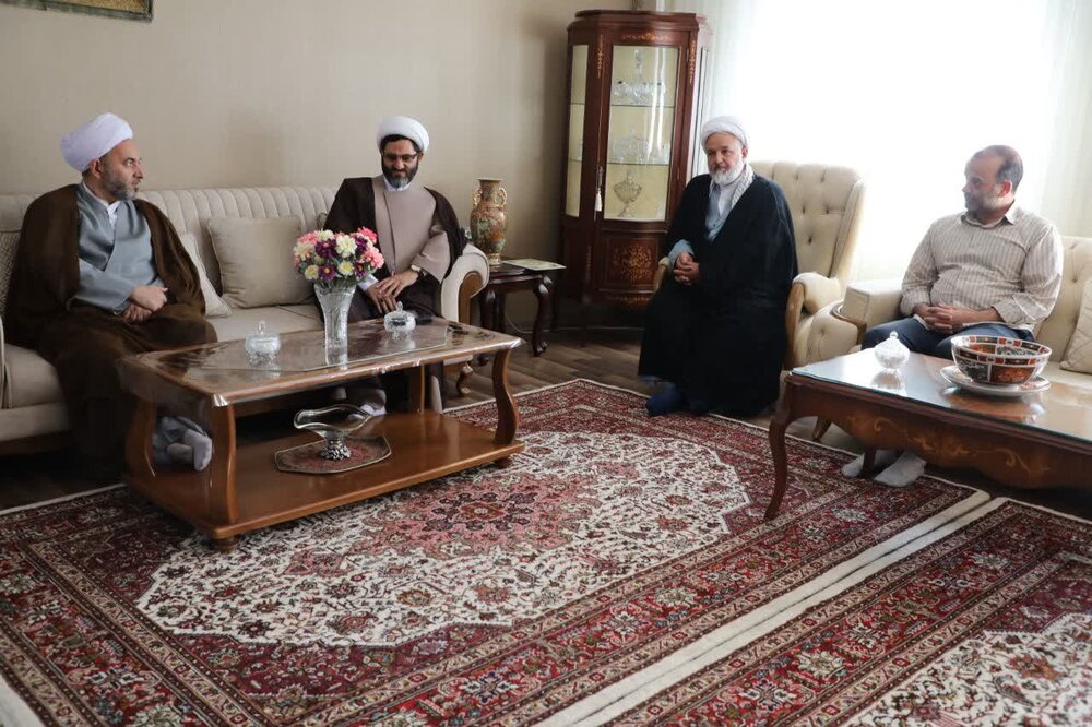 دیدار با خانواده مرحوم حجت الاسلام میرزایی