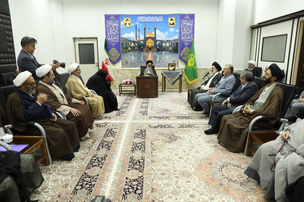 قدردانی از شهدا و خانواده‌های آنان وظیفه‌ای الهی است