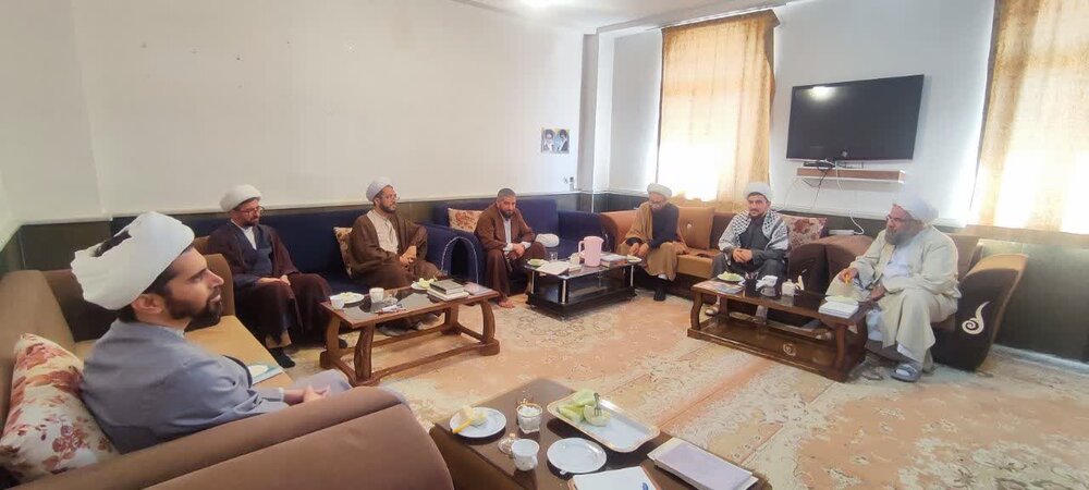 برگزاری جلسه شورای تهذیب مدرسه علمیه امام علی(ع) سلماس+ تصاویر