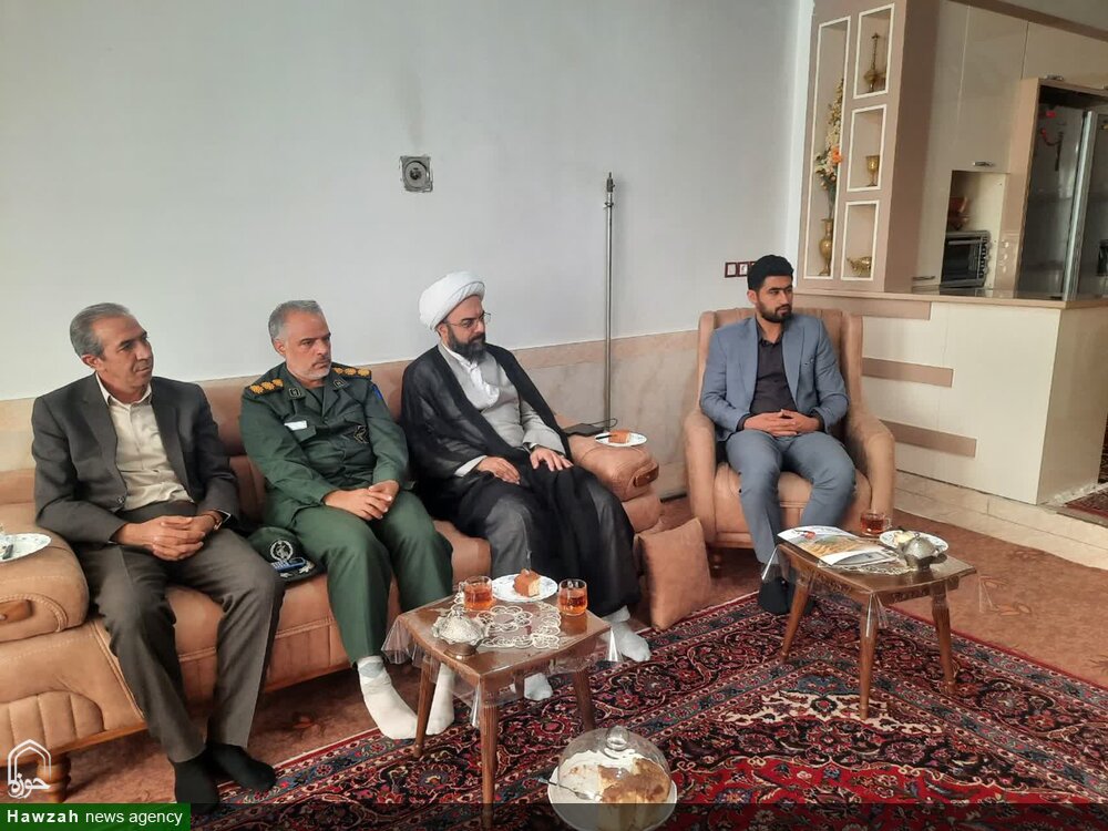 ایثارگران نماد عزت و اقتدار ملت ایران هستند