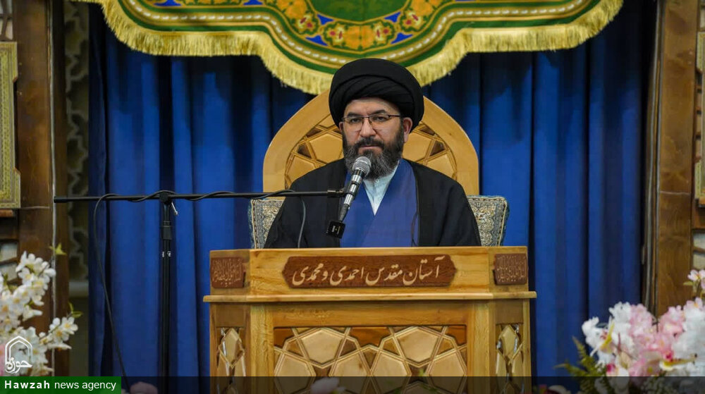 حافظ شیرازی، ترجمان هنری آیات قرآن کریم است