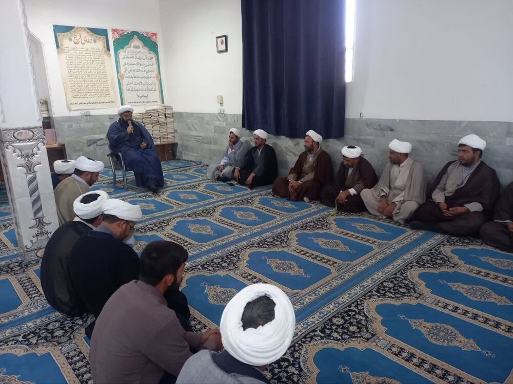 نشست ماهانه روحانیون شهرستان ریگان برگزار شد+عکس