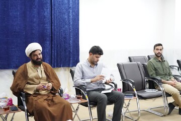 تصاویر/ دیدار اعضای ستاد نماز جمعه خرم آباد با نماینده ولی‌فقیه در لرستان