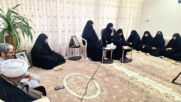 امنیت و آرامش امروز ما، ثمره خون شهدا است/ خانواده‌های شهدا الگوی تربیت، ایمان و صبر هستند