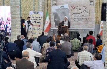 رمز پیروزی ما در اسلام، مقاومت و تبعیت از ولایت است