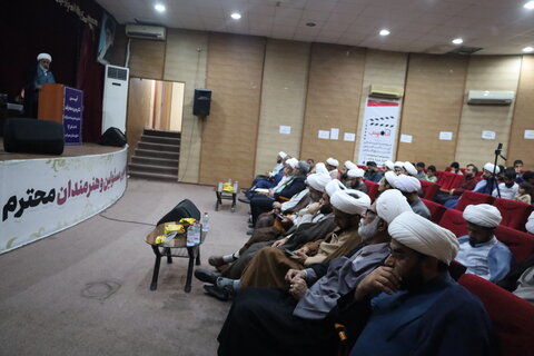 تصاویر/تکریم و معارفه مدیر مدرسه علمیه امام علی (ع) میناب