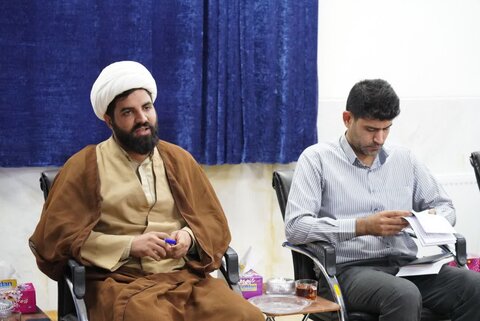 تصاویر دیدار اعضای ستاد نماز جمعه خرم آباد با نماینده ولی‌فقیه در لرستان