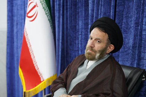 تصاویر دیدار اعضای ستاد نماز جمعه خرم آباد با نماینده ولی‌فقیه در لرستان