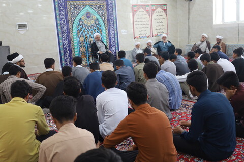 تصاویر/ دیدار نماینده ولی فقیه در استان با طلاب مدرسه علمیه امام علی (ع) میناب