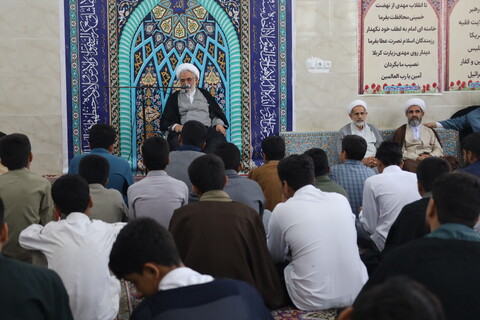 تصاویر/ دیدار نماینده ولی فقیه در استان با طلاب مدرسه علمیه امام علی (ع) میناب