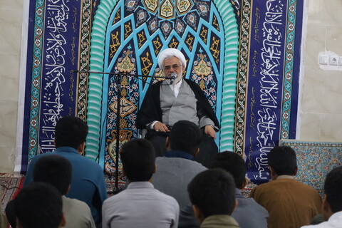 تصاویر/ دیدار نماینده ولی فقیه در استان با طلاب مدرسه علمیه امام علی (ع) میناب