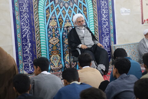 تصاویر/ دیدار نماینده ولی فقیه در استان با طلاب مدرسه علمیه امام علی (ع) میناب