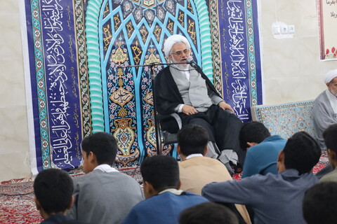 تصاویر/ دیدار نماینده ولی فقیه در استان با طلاب مدرسه علمیه امام علی (ع) میناب