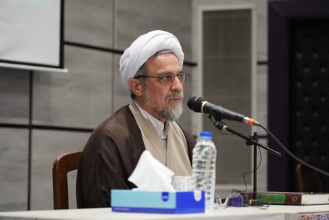 تصاویر بیست و یکمین همایش استانی دفتر ارتباطات فرهنگی موسسه آموزشی و پژوهشی امام خمینی(ره)در لرستان