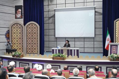 تصاویر بیست و یکمین همایش استانی دفتر ارتباطات فرهنگی موسسه آموزشی و پژوهشی امام خمینی(ره)در لرستان