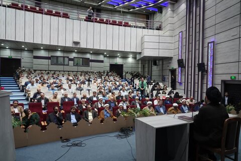 تصاویر بیست و یکمین همایش استانی دفتر ارتباطات فرهنگی موسسه آموزشی و پژوهشی امام خمینی(ره)در لرستان