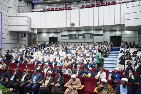 تصاویر بیست و یکمین همایش استانی دفتر ارتباطات فرهنگی موسسه آموزشی و پژوهشی امام خمینی(ره)در لرستان