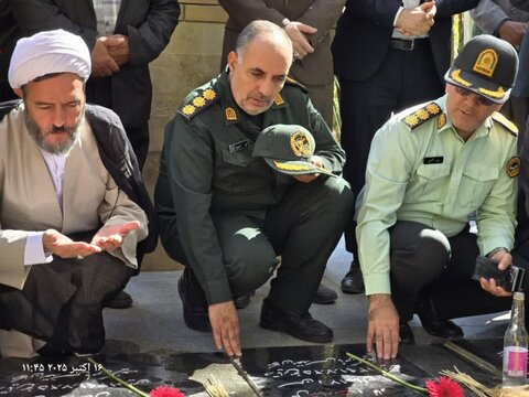 تصاویر/ گرامیداشت چهاردهمین سالگرد تدفین شهدای گمنام در شهرستان بیجار