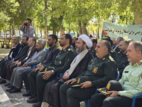 تصاویر/ گرامیداشت چهاردهمین سالگرد تدفین شهدای گمنام در شهرستان بیجار