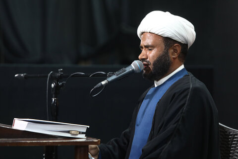 تصاویر/ مراسم عزاداری اردو زبانان در حرم حضرت موسی مبرقع علیه السلام