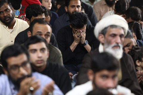 تصاویر/ مراسم عزاداری اردو زبانان در حرم حضرت موسی مبرقع علیه السلام