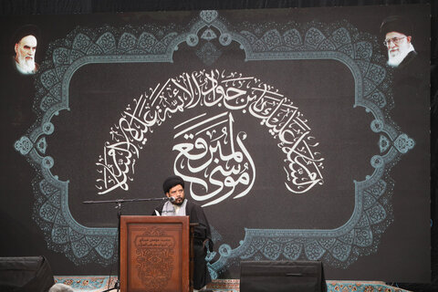 تصاویر/ مراسم عزاداری اردو زبانان در حرم حضرت موسی مبرقع علیه السلام