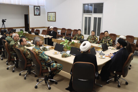 تصاویر | دیدار امام جمعه زنجان با رئیس و کادر عقیدتی‌سیاسی تیپ ۲۱۶ زرهی زنجان