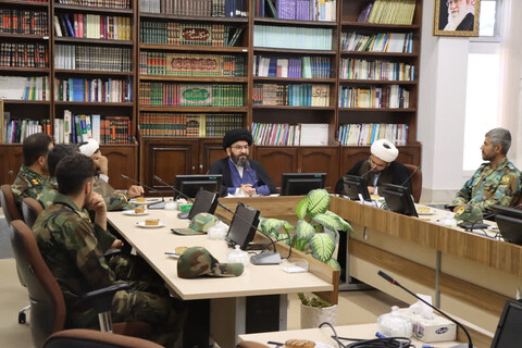 تصاویر | دیدار امام جمعه زنجان با رئیس و کادر عقیدتی‌سیاسی تیپ ۲۱۶ زرهی زنجان