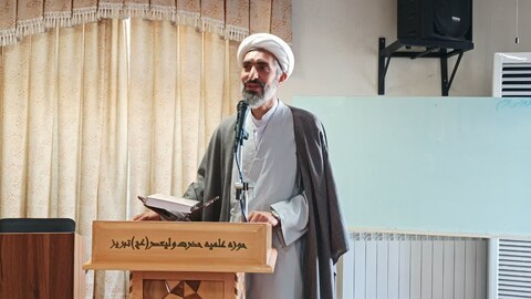 تصاویر/ برگزاری جلسه تبیین طرح ولایت در مدرسه علمیه ولی‌عصر(عج) تبریز