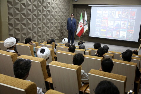 تصاویر/ یادمان صد هفتگی نقد مستند