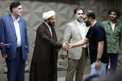 تصاویر/ یادمان صد هفتگی نقد مستند