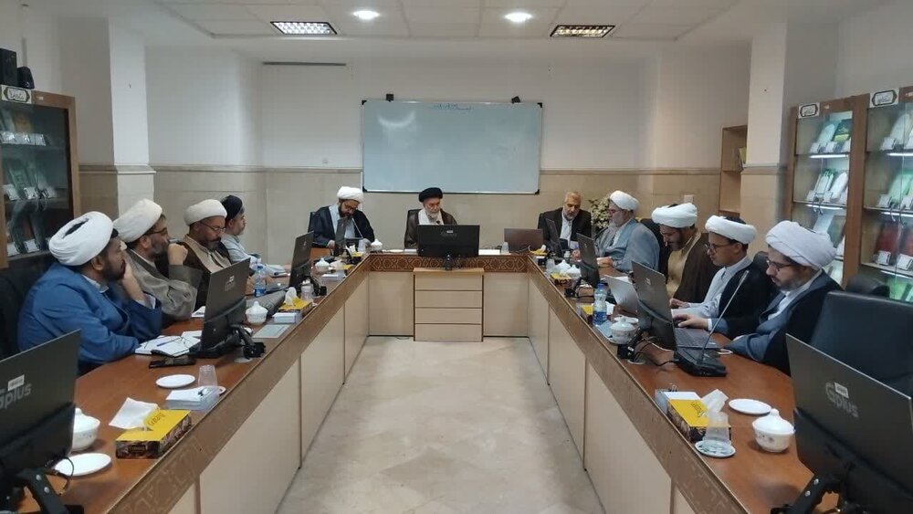 لزوم برنامه ریزی هدفمند به منظور ارتقای انگیزشی طلاب و اساتید پژوهشگر