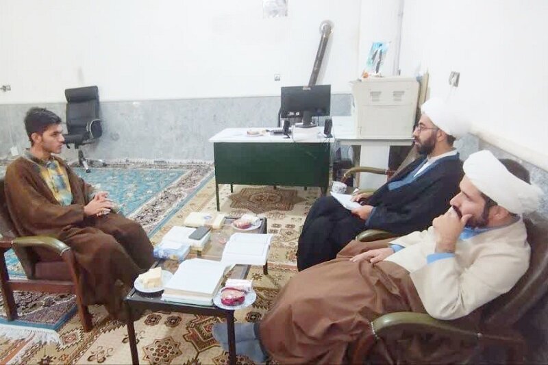 امتحانات شفاهی طلاب پایه سوم مدرسه علمیه امام خمینی(ره) هرسین به پایان رسید+عکس